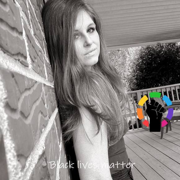 Meet your Posher, Stephanie - Picture 1 of 1